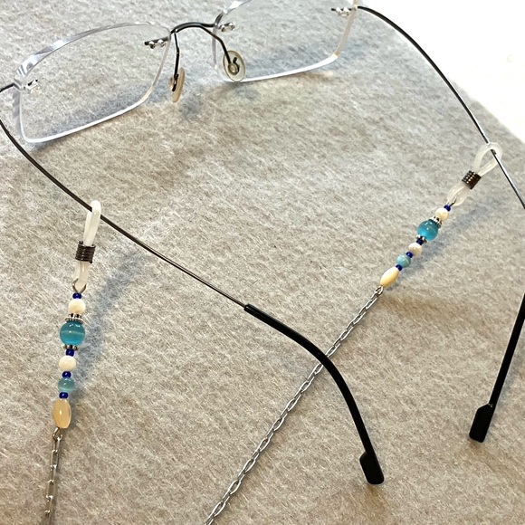 NWT AtriaMinerals Chain for glasses with genuine stones - Picture 2 of 3